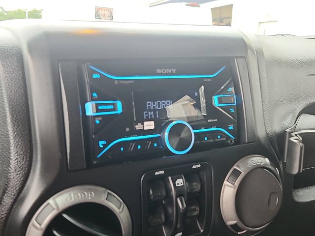 Used 2014 Jeep Wrangler Unlimited Sport w/ Quick Order Package 23S AWD/4WD image 17