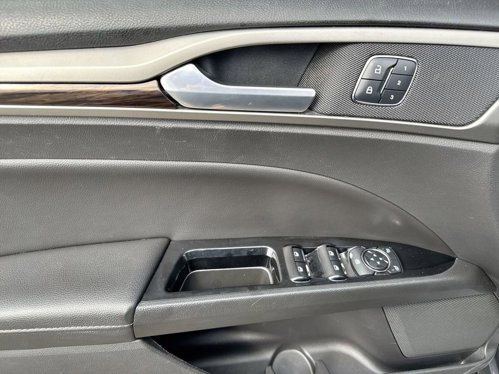 Used 2014 Ford Fusion SE w/ Equipment Group 202A image 20