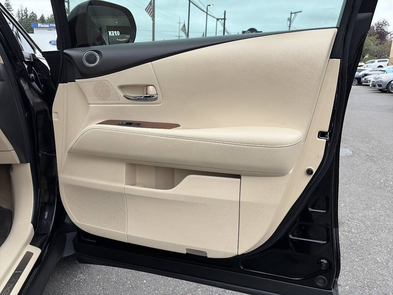 Used 2013 Lexus RX 450h AWD w/ Navigation Pkg image 22