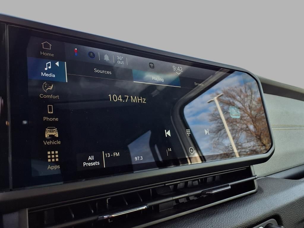 Used 2025 Jeep Wrangler Sport S image 5