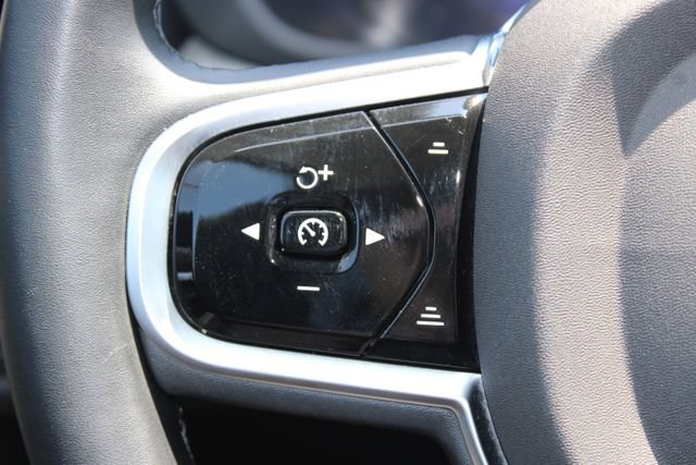 Used 2025 Volvo XC60 B5 Plus AWD/4WD image 18