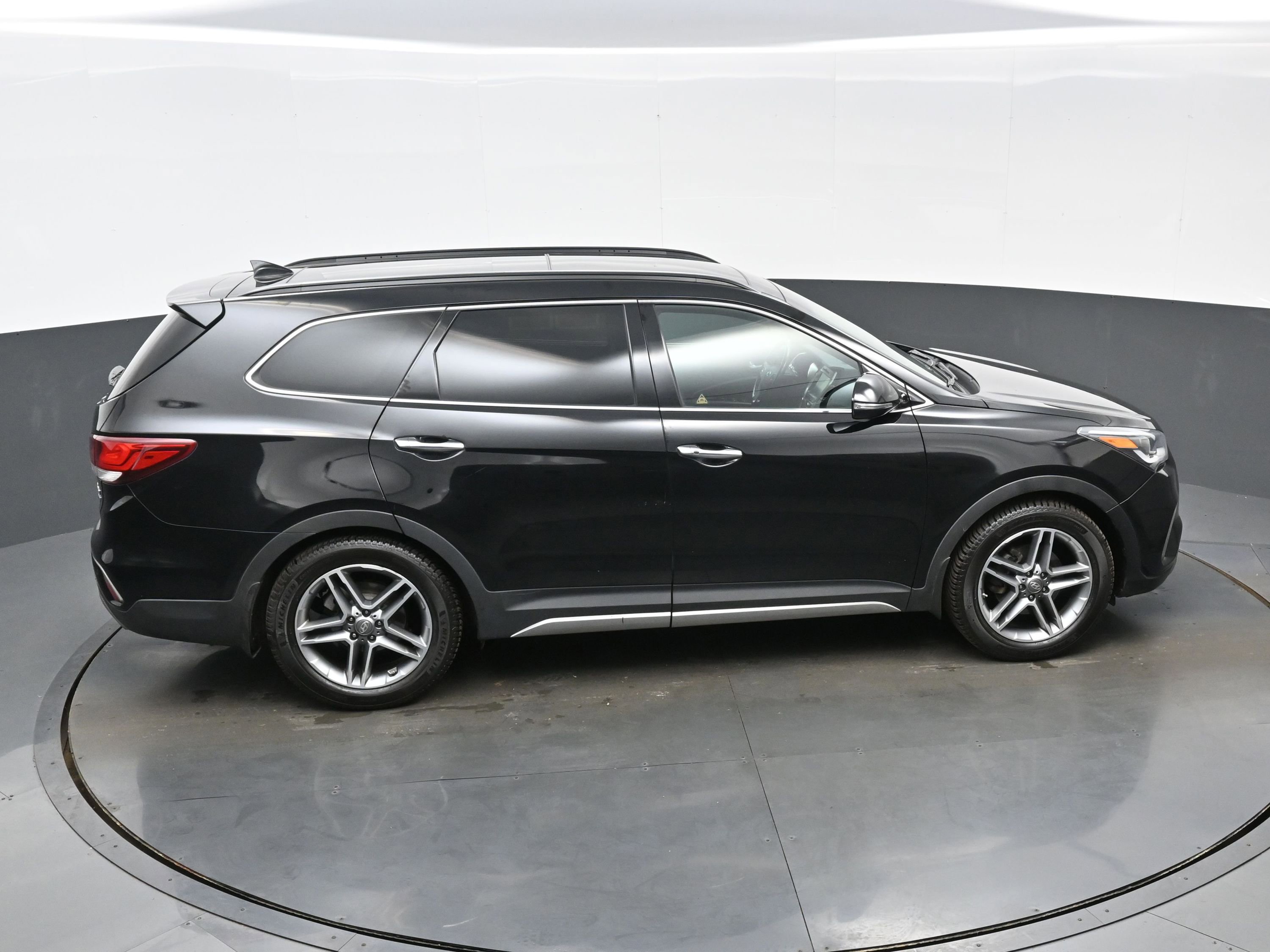 Used 2017 Hyundai Santa Fe Limited AWD/4WD image 42
