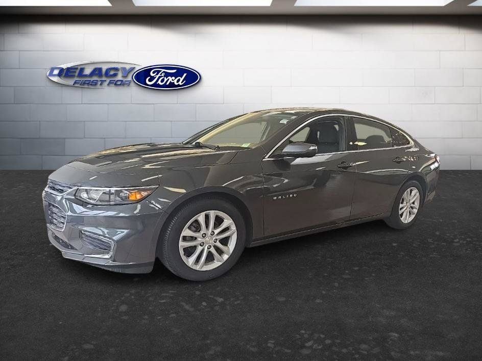 Used 2017 Chevrolet Malibu LT FWD image 2