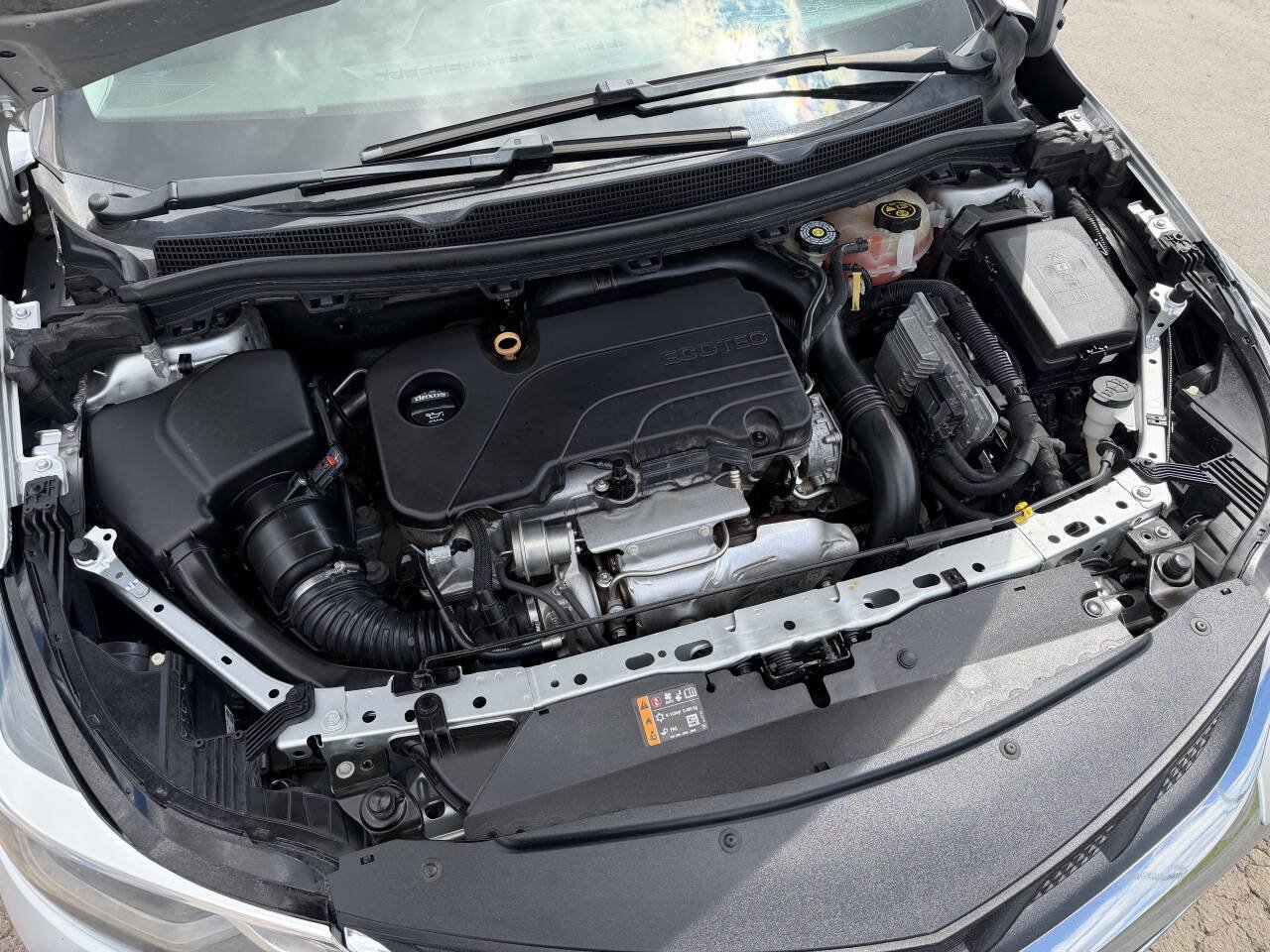 Used 2019 Chevrolet Cruze LT FWD image 15