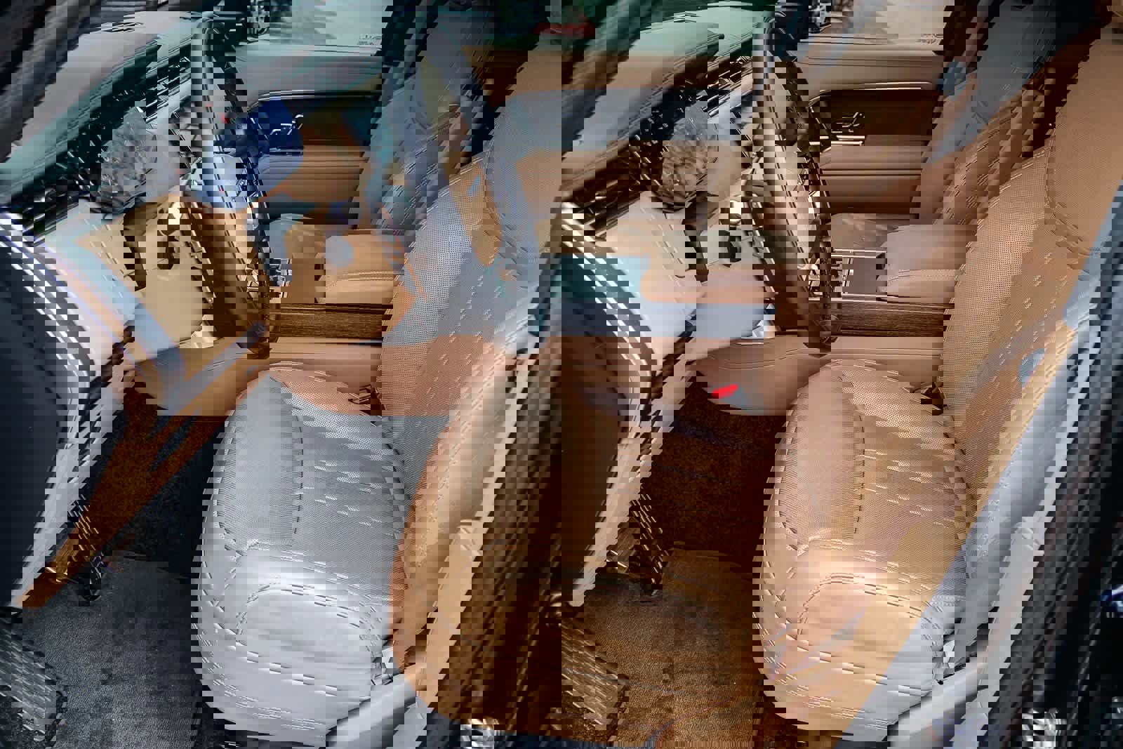 Used 2023 Land Rover Range Rover SE image 19