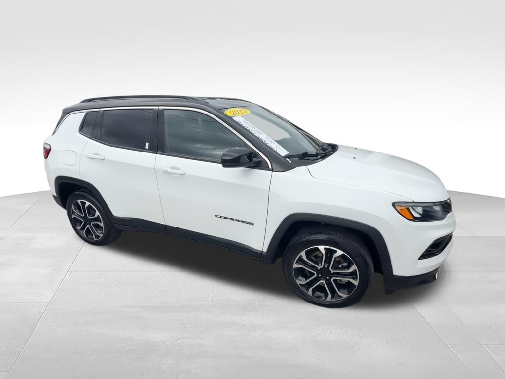 Used 2023 Jeep Compass Limited AWD/4WD image 2
