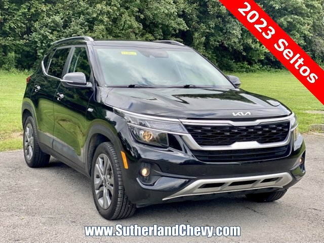 Used 2023 Kia Seltos S w/ Navigation Package image 1