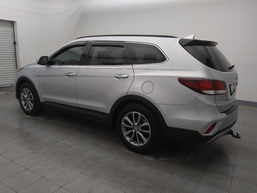Used 2018 Hyundai Santa Fe SE image 3