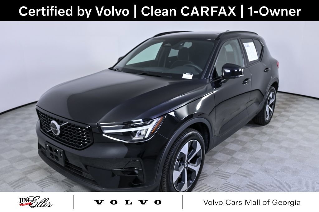 Certified 2025 Volvo XC40 B5 Plus image 1