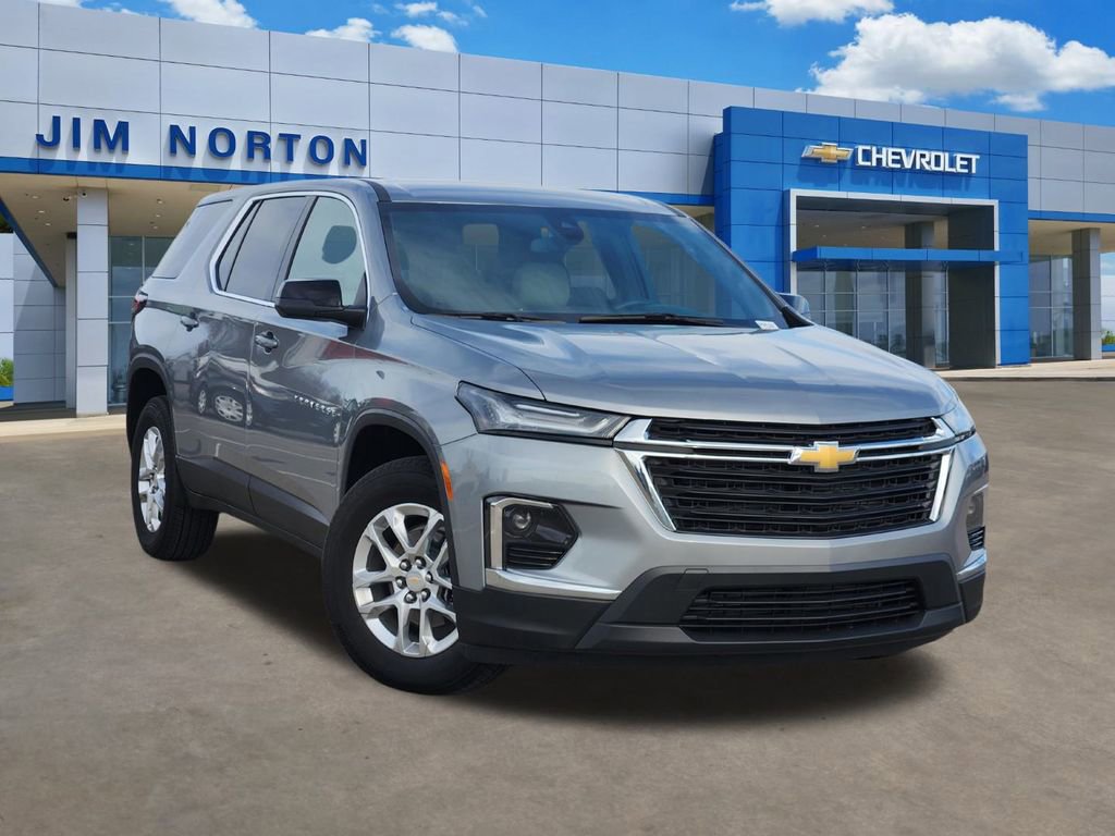 Used 2023 Chevrolet Traverse LS