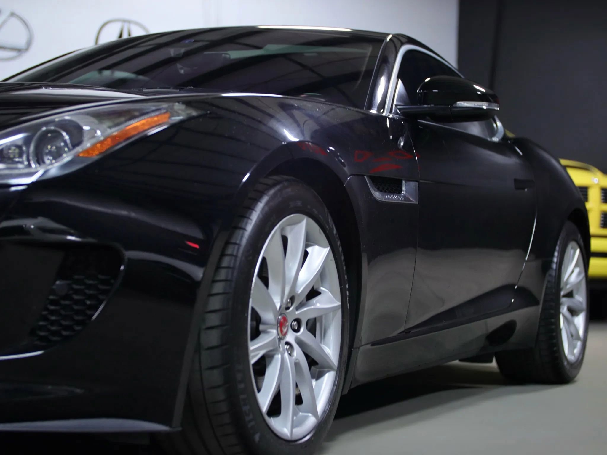 Used 2017 Jaguar F-TYPE Coupe image 9