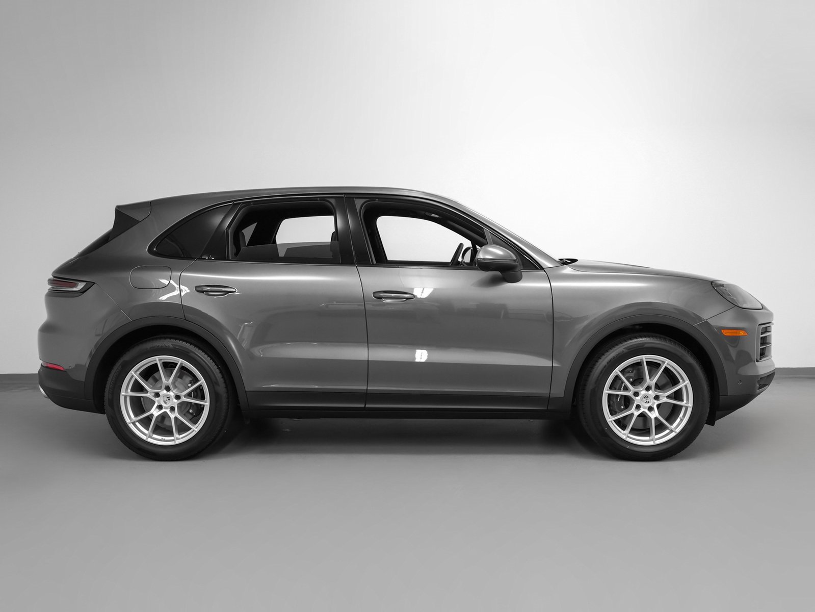 Certified 2025 Porsche Cayenne image 13