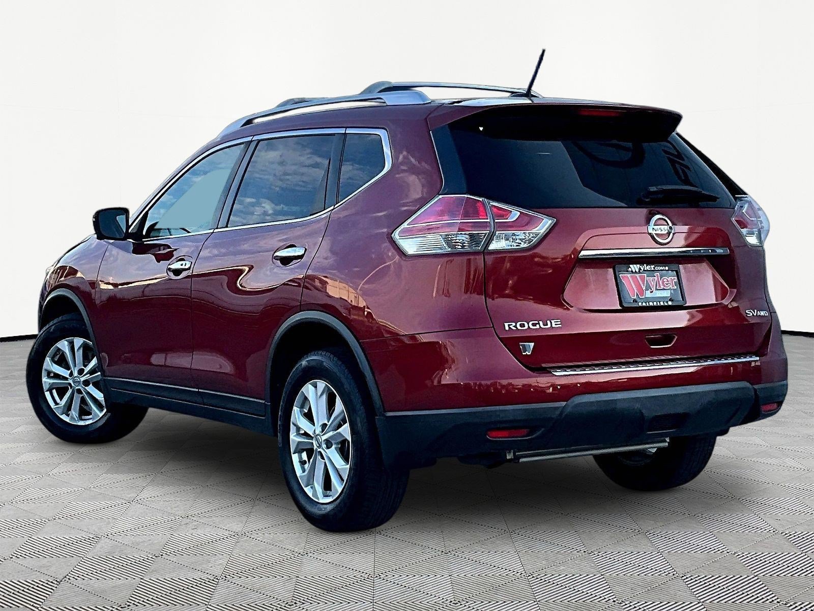 Used 2016 Nissan Rogue SV w/ SV Premium Package AWD/4WD image 4