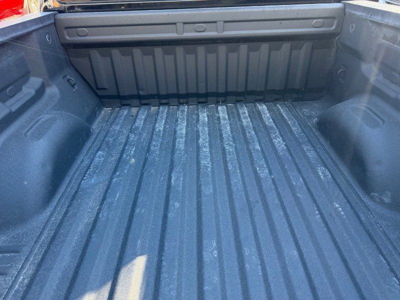 Used 2018 GMC Canyon SLE image 32