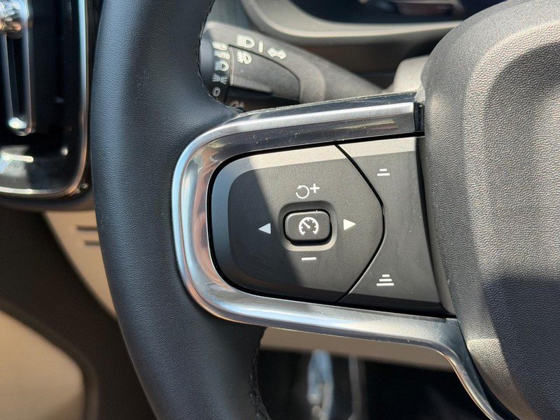 Certified 2026 Volvo XC40 B5 Plus AWD/4WD image 17