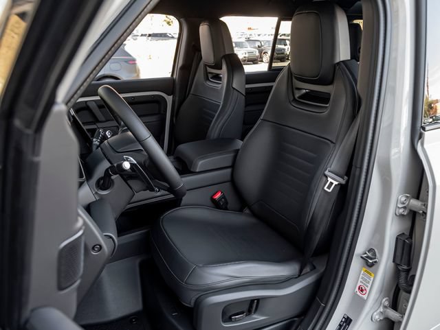 New 2026 Land Rover Defender 110 OCTA AWD/4WD image 13