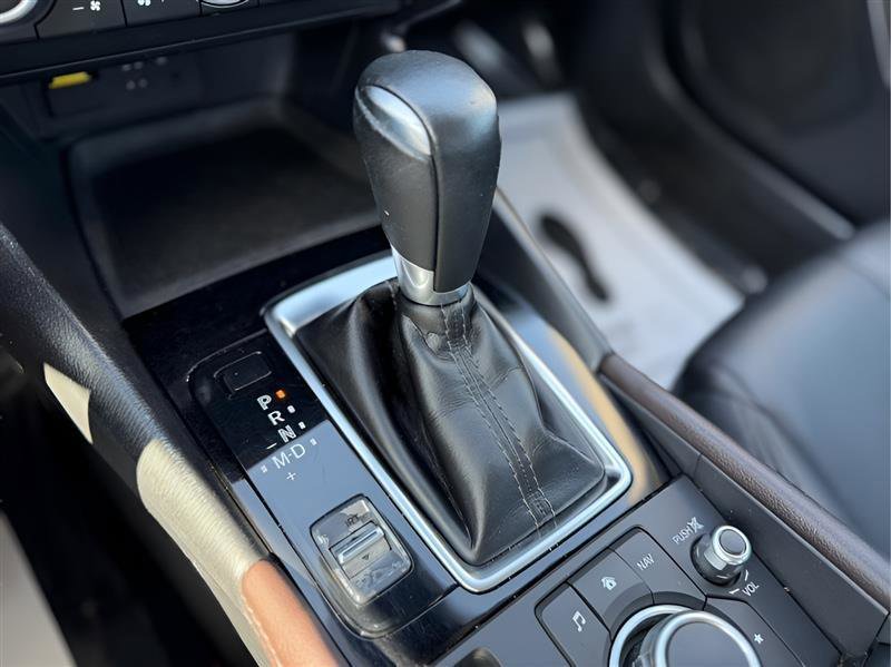 Used 2018 MAZDA MAZDA3 Touring FWD image 35
