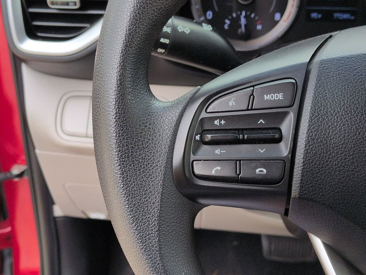 Used 2020 Hyundai Venue SEL FWD image 11