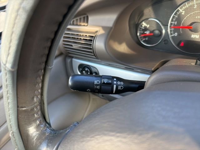 Used 2005 Chrysler Sebring Touring w/ Electronics Convenience Group image 26