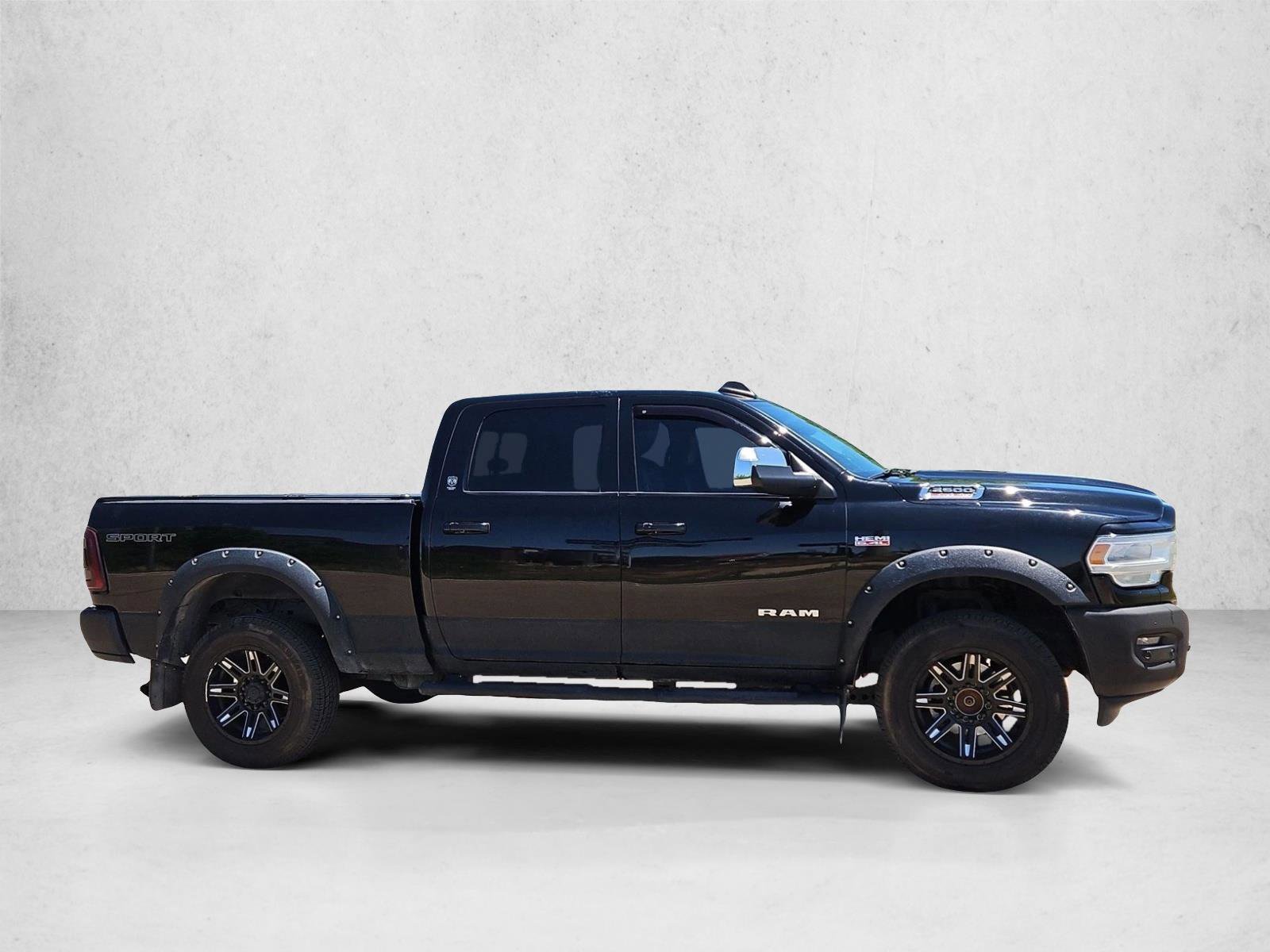 Used 2020 RAM 2500 Laramie AWD/4WD image 4