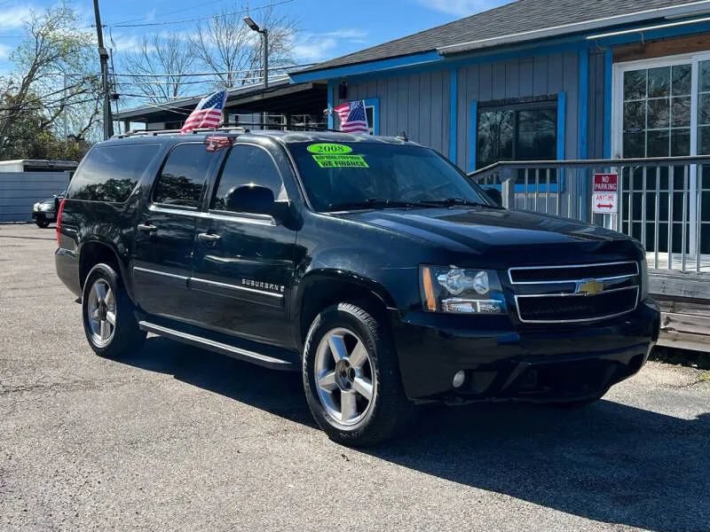 Used 2008 Chevrolet Suburban LT w/ LT Preferred Equipment Group RWD image 4