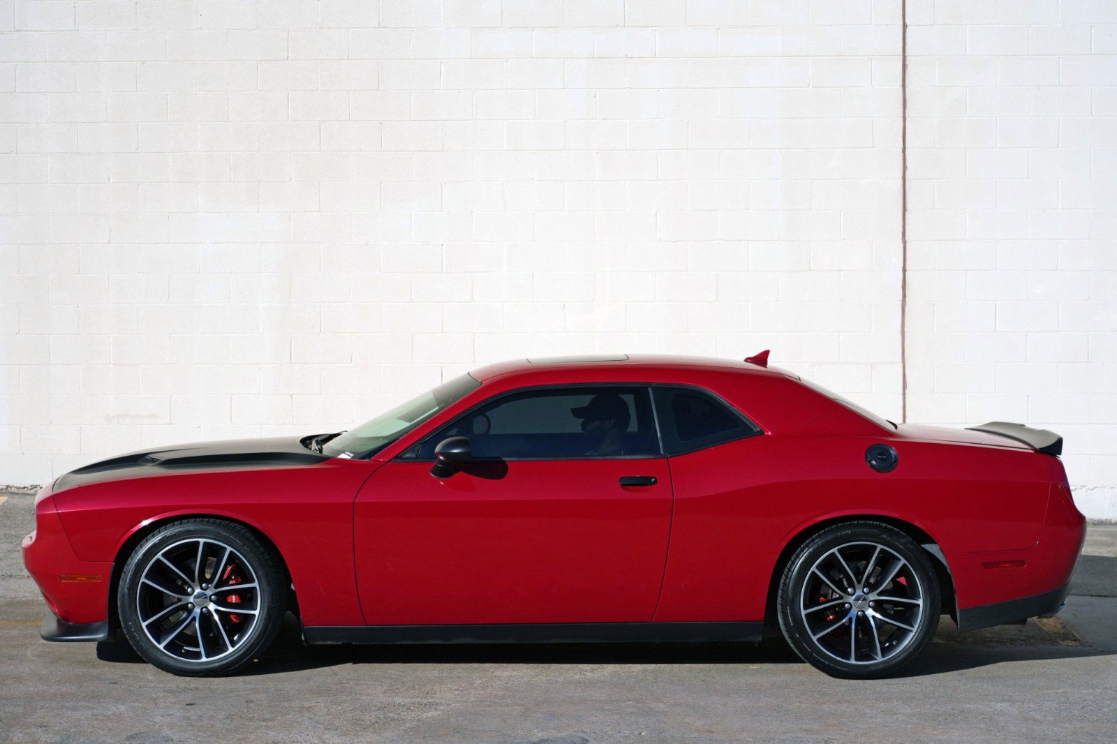 Used 2016 Dodge Challenger R/T Scat Pack w/ Leather Interior Group RWD image 43