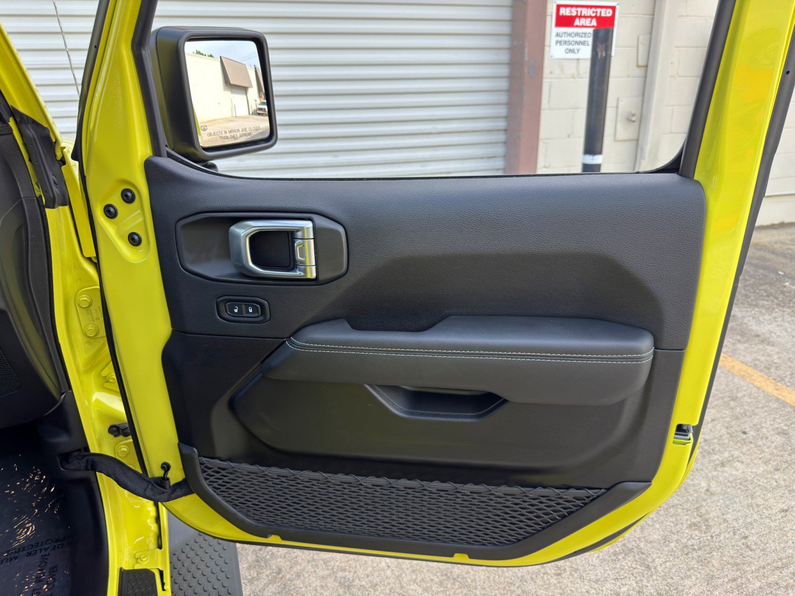 Used 2023 Jeep Wrangler Unlimited Sahara AWD/4WD image 41