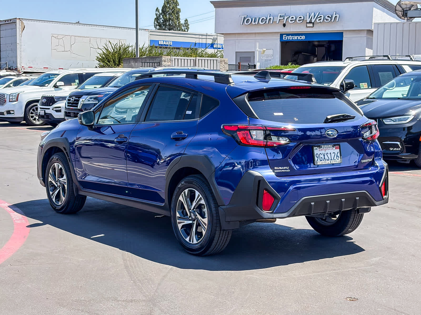Used 2024 Subaru Crosstrek 2.0i Premium AWD/4WD image 3
