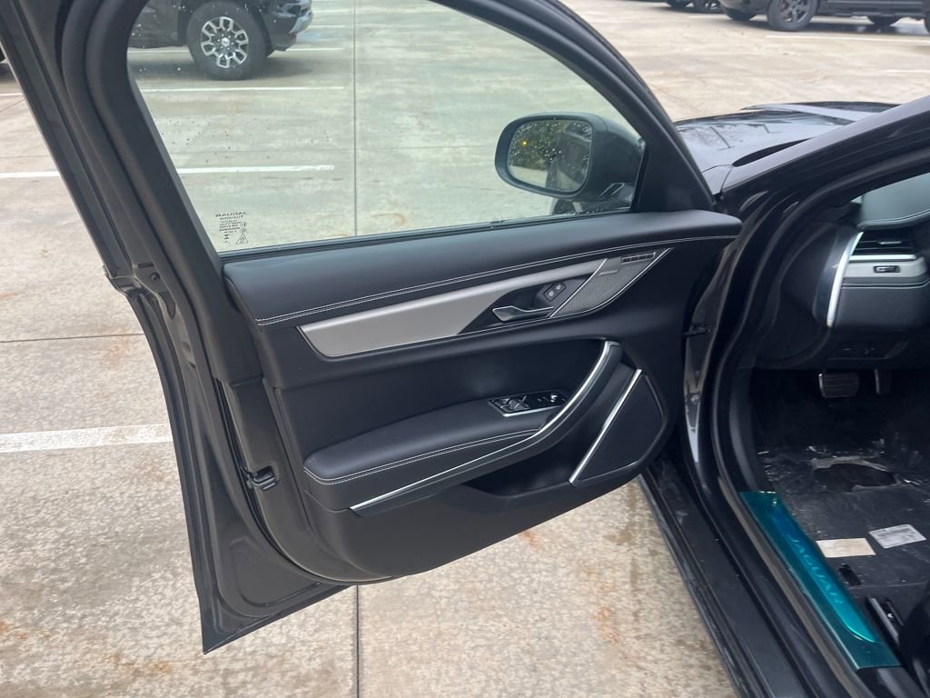 New 2024 Jaguar XF R-Dynamic SE image 10