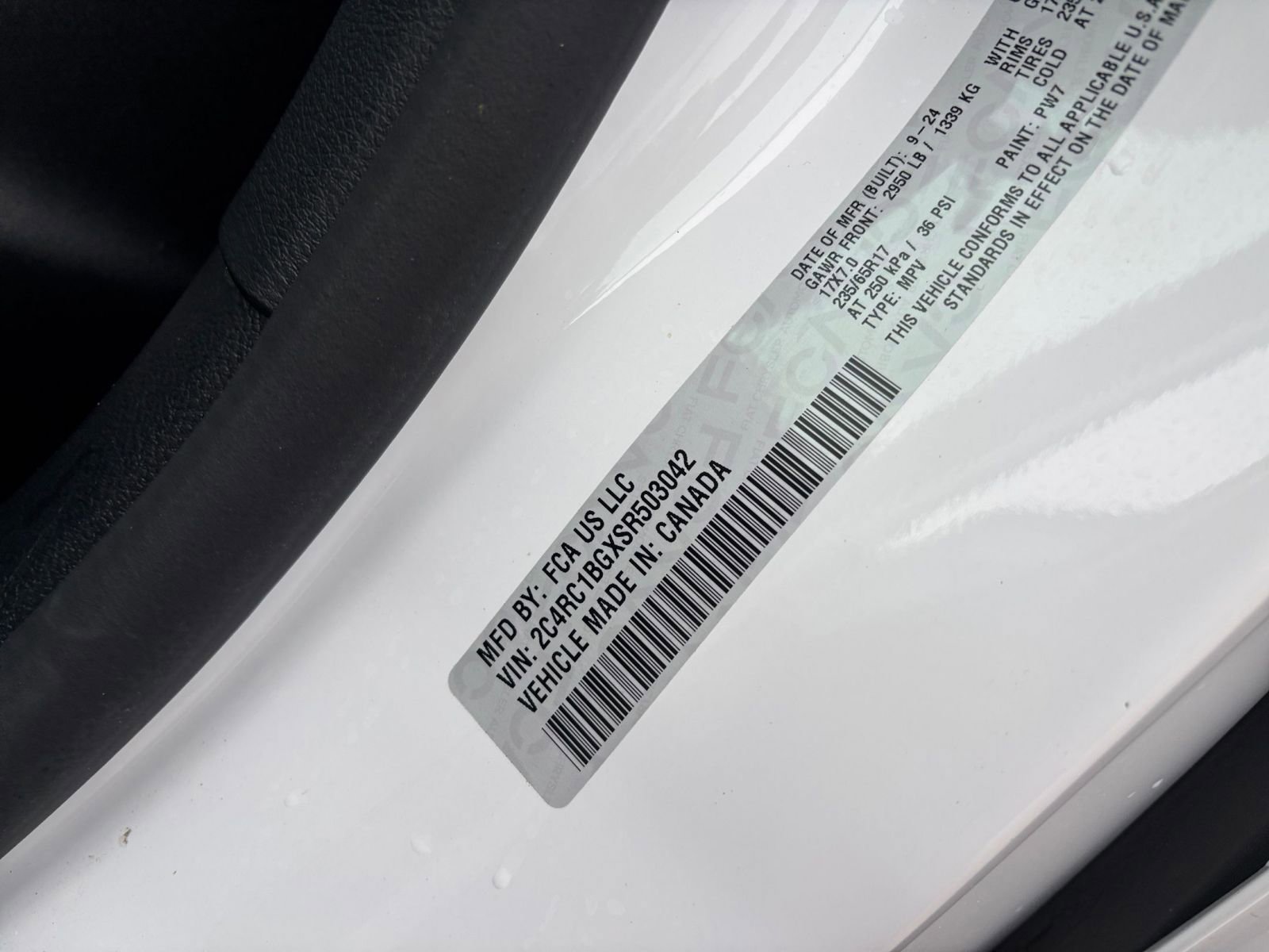 Used 2025 Chrysler Pacifica Select image 32