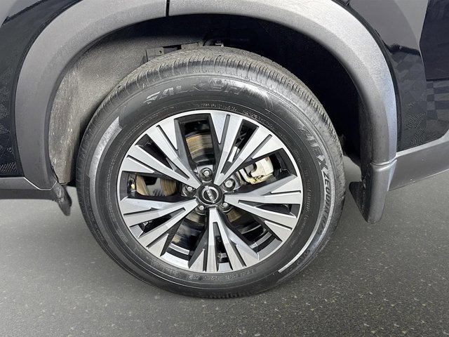 Certified 2023 Nissan Rogue SV image 30