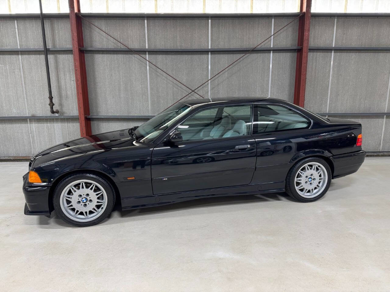 Used 1995 BMW M3 Coupe image 1