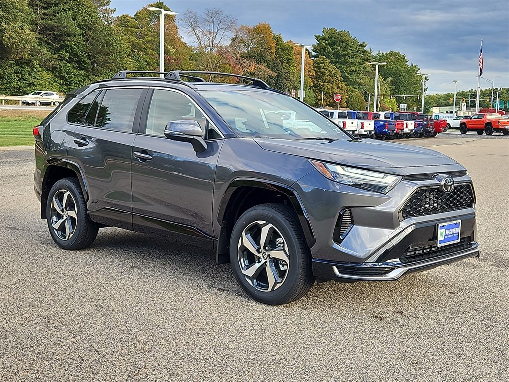 New 2025 Toyota RAV4 SE image 3