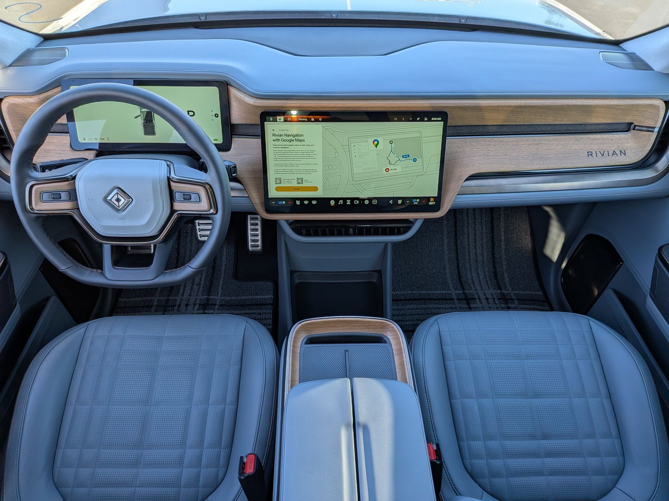 Used 2026 Rivian R1T Premium image 28