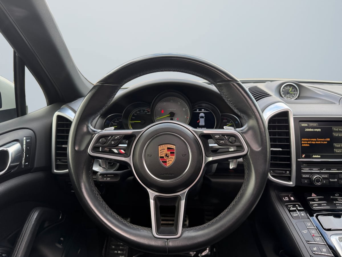 Used 2016 Porsche Cayenne S AWD/4WD image 11