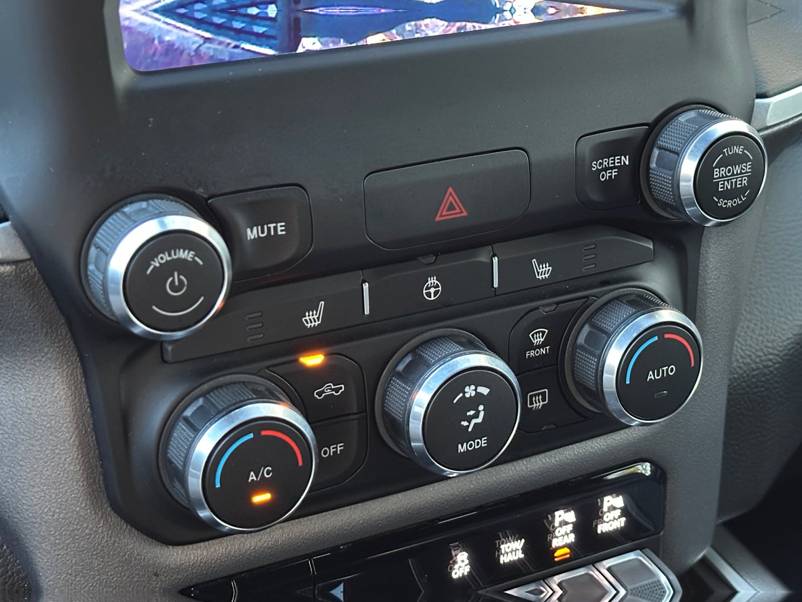 Used 2020 RAM 1500 Big Horn AWD/4WD image 16