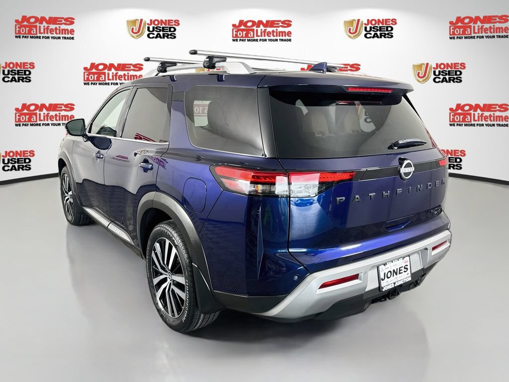 Certified 2024 Nissan Pathfinder Platinum w/ Black Appearance Package AWD/4WD image 2