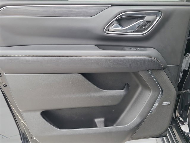 Used 2024 GMC Yukon XL SLT image 32