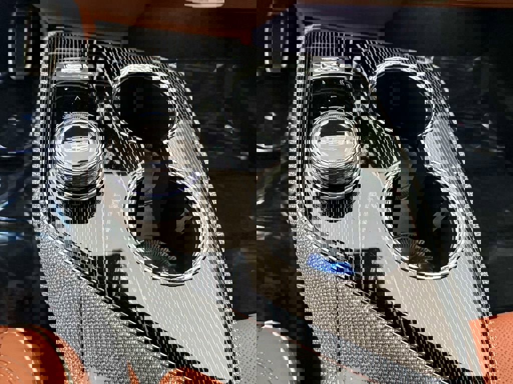 New 2025 Cadillac Optiq Sport 2 w/ LPO, ONYX Package AWD/4WD image 15