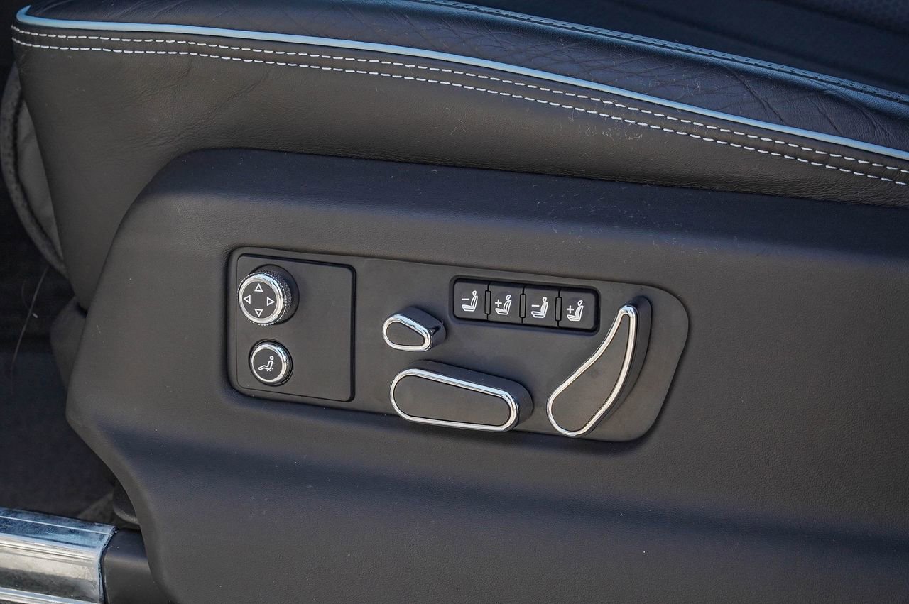 Used 2023 Bentley Bentayga image 36