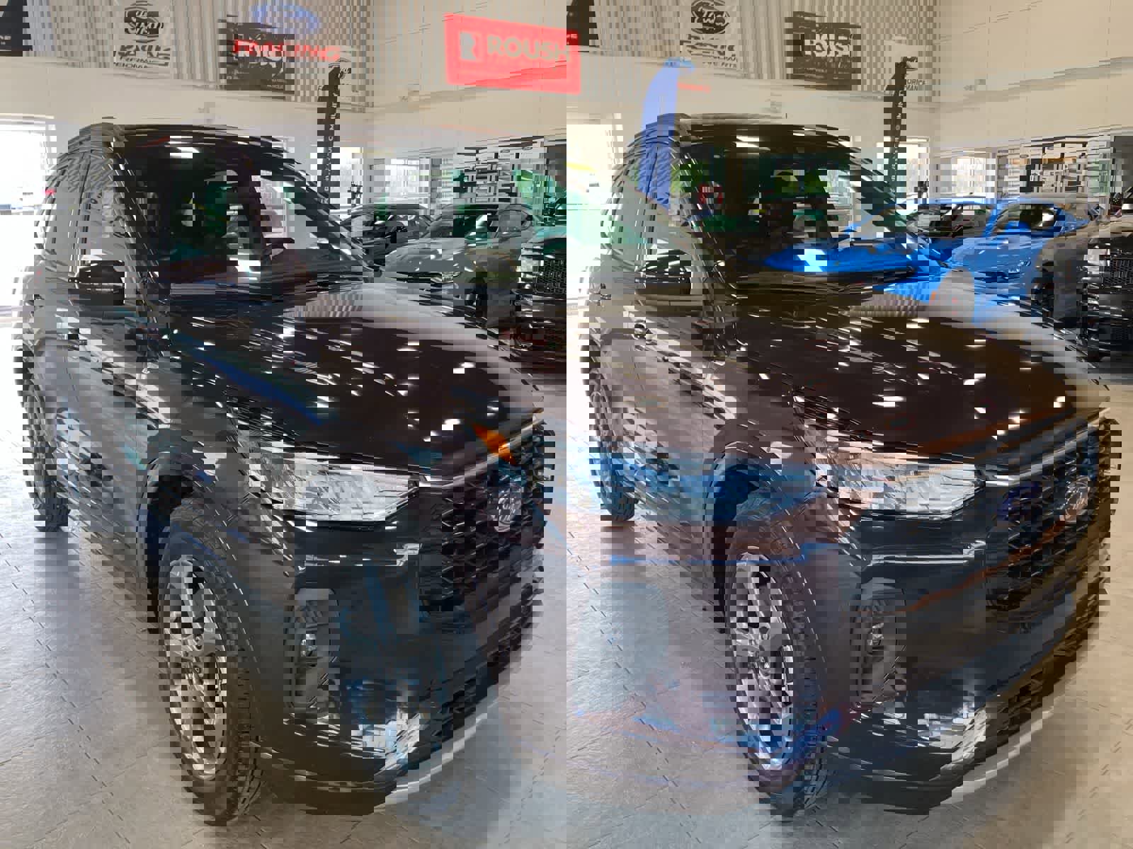 Used 2023 Ford Escape ST-Line Select AWD/4WD image 3