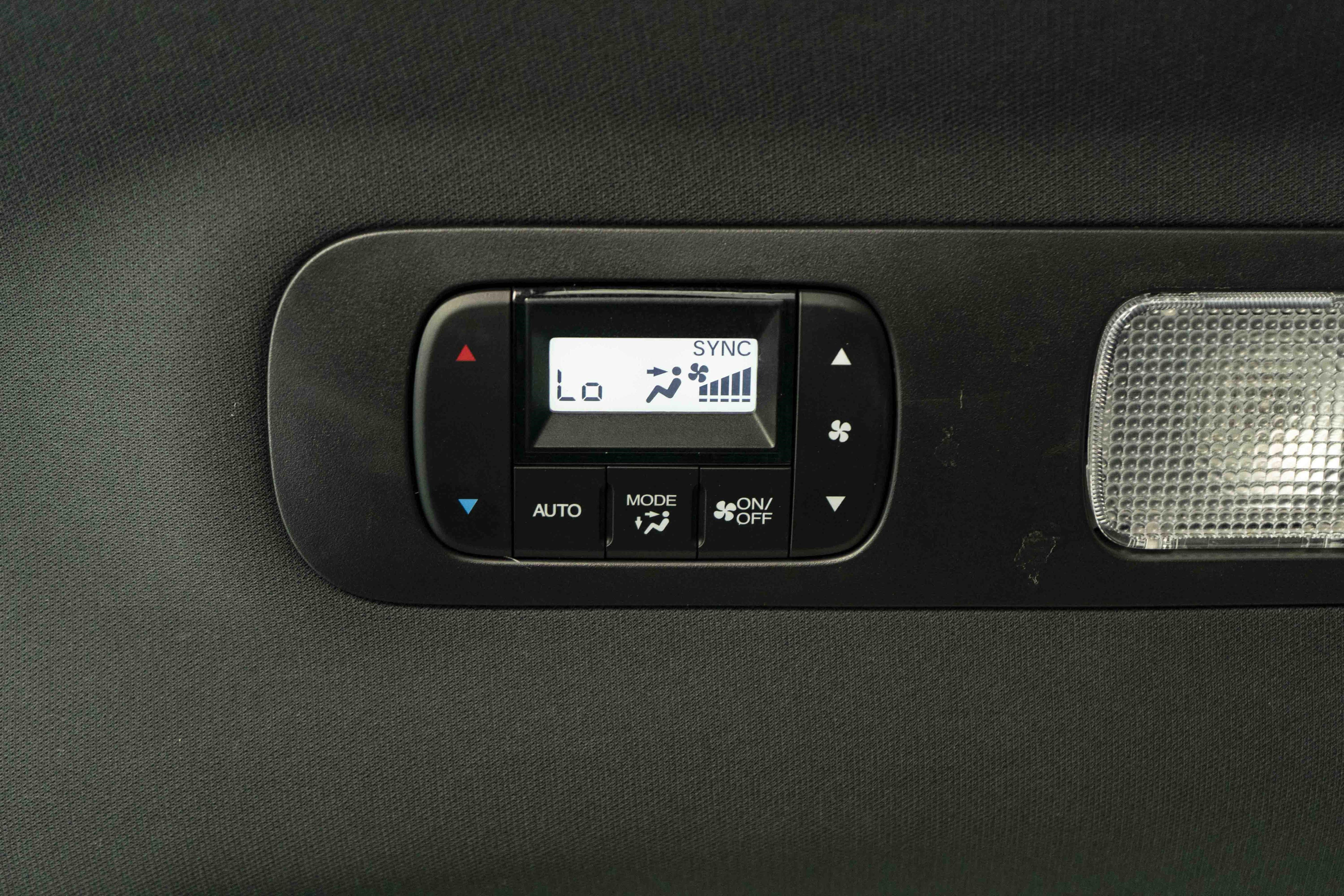 Used 2025 Honda Odyssey Sport-L image 42