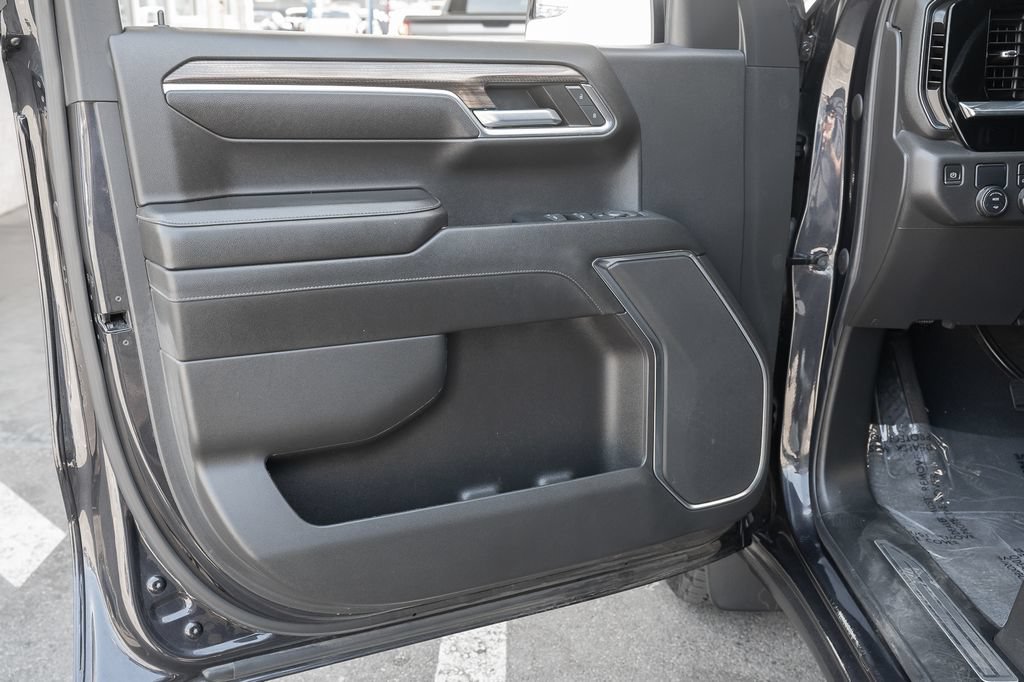 Used 2023 Chevrolet Silverado 1500 LT RWD image 20