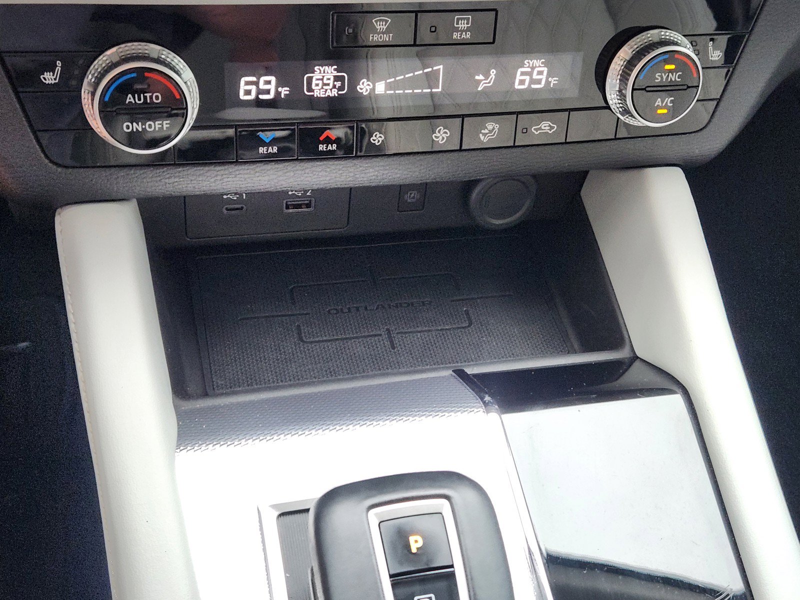 Used 2024 Mitsubishi Outlander SEL Black Edition FWD image 14