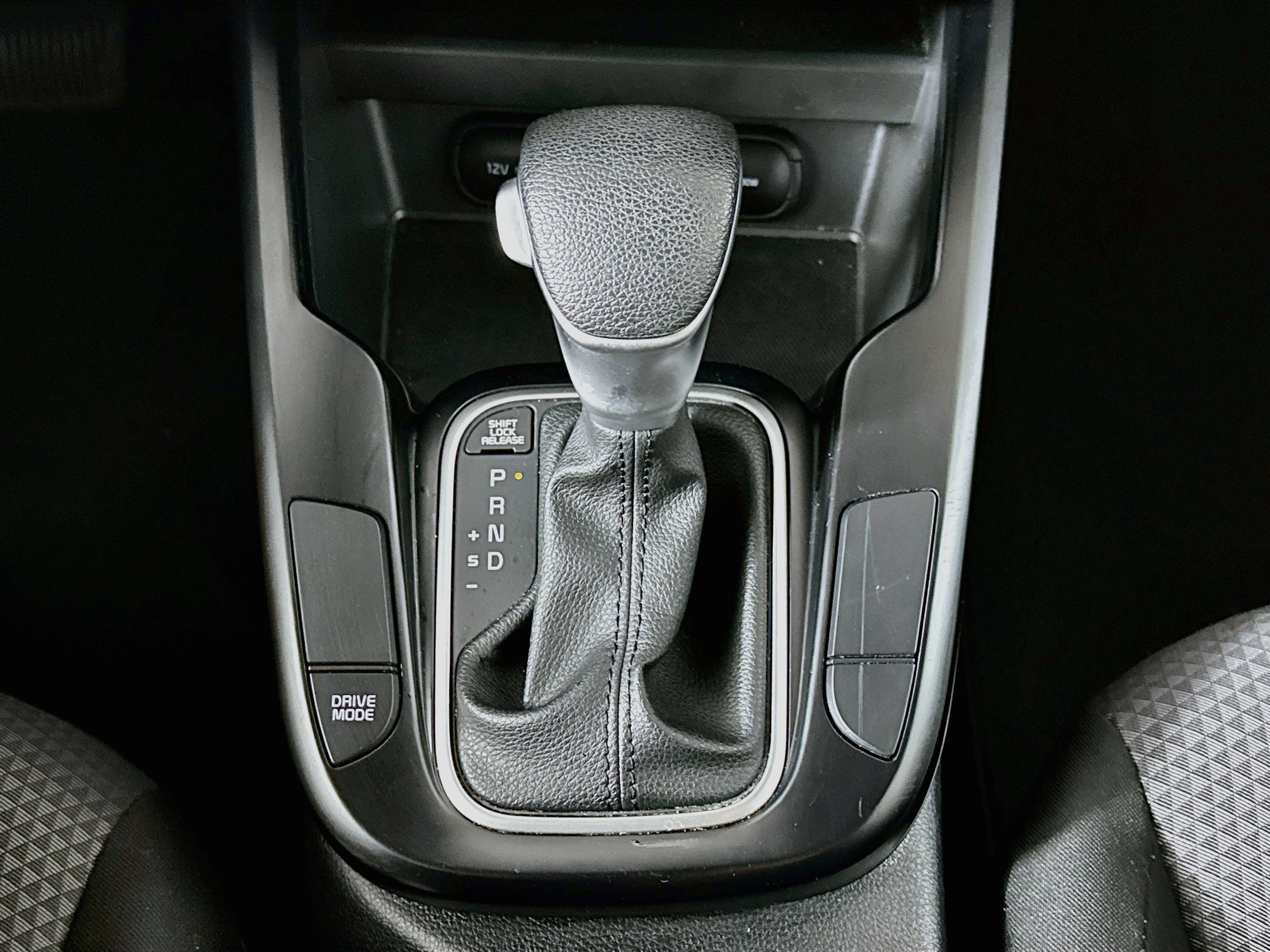 Used 2025 Kia Soul LX w/ LX Technology Package FWD image 24