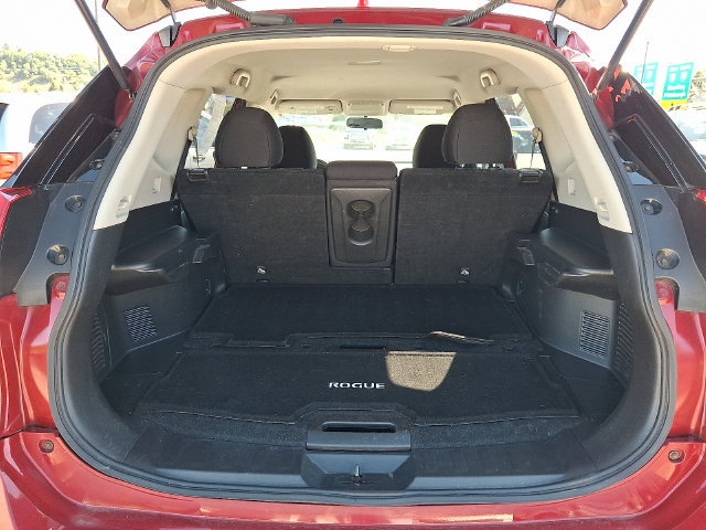 Used 2017 Nissan Rogue SV AWD/4WD image 27