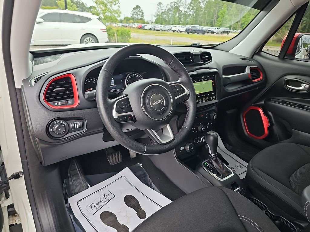 Used 2023 Jeep Renegade Latitude w/ Sun/Sound Group AWD/4WD image 20
