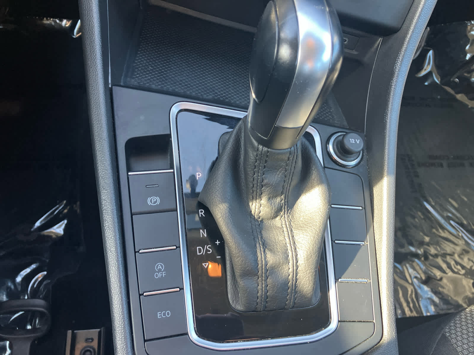 Used 2020 Volkswagen Jetta SE image 12