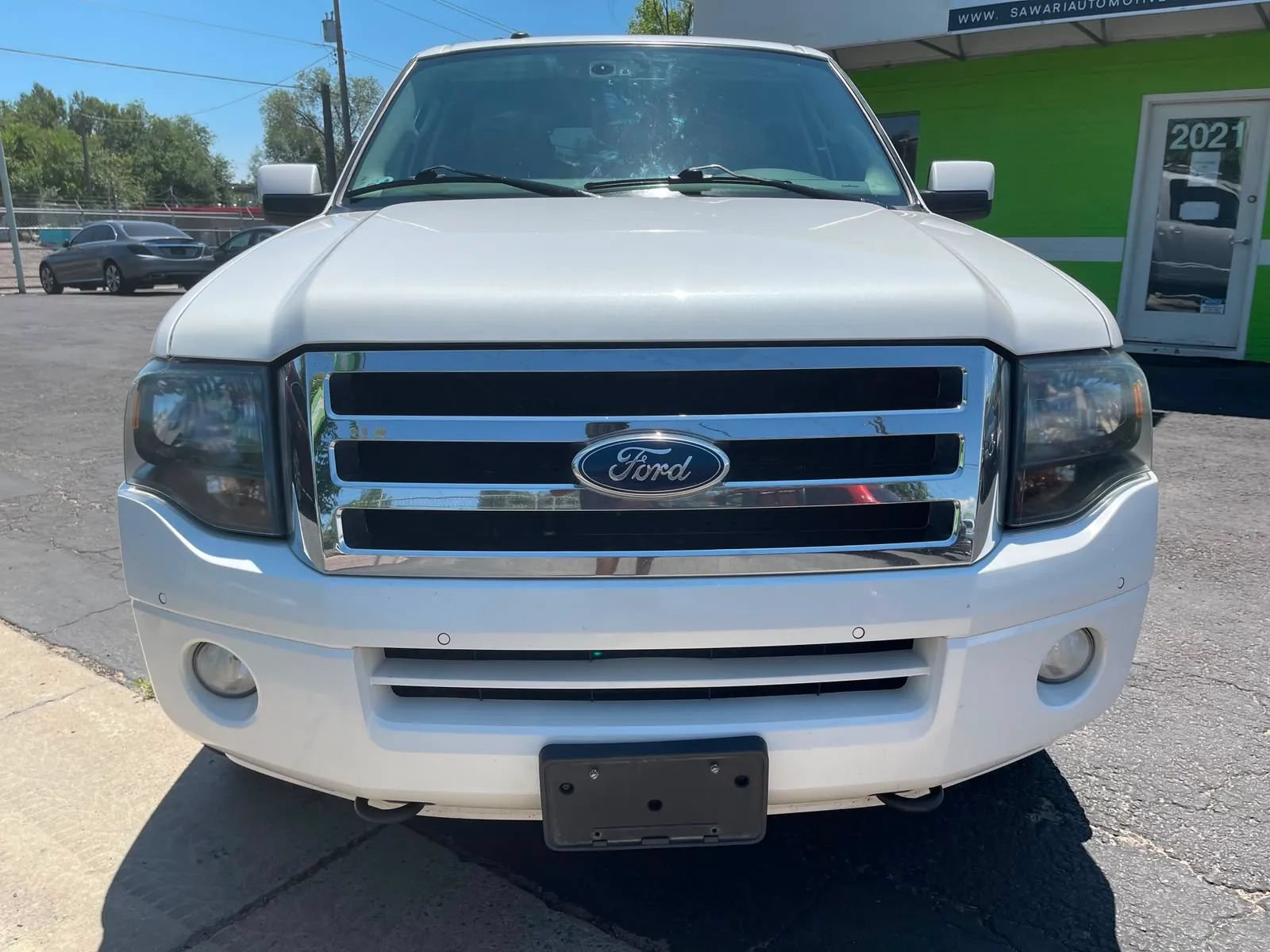 Used 2013 Ford Expedition EL Limited AWD/4WD image 2