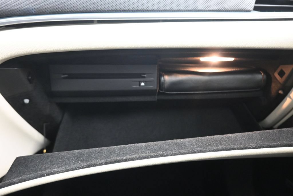 Used 2013 Cadillac XTS Platinum FWD image 29